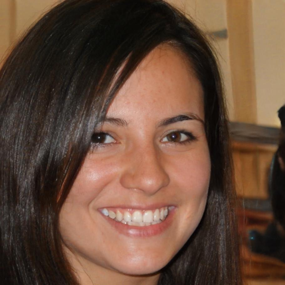 Portrait de Camille Dubois, formatrice experte
